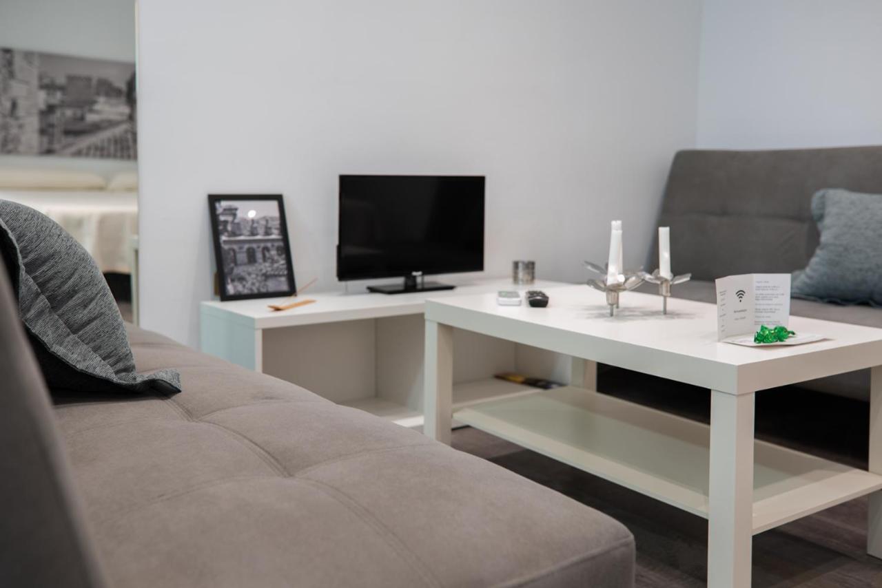 Apartamentos Turísticos Domus Seleqtia Plaza Mayor Caces Exterior foto